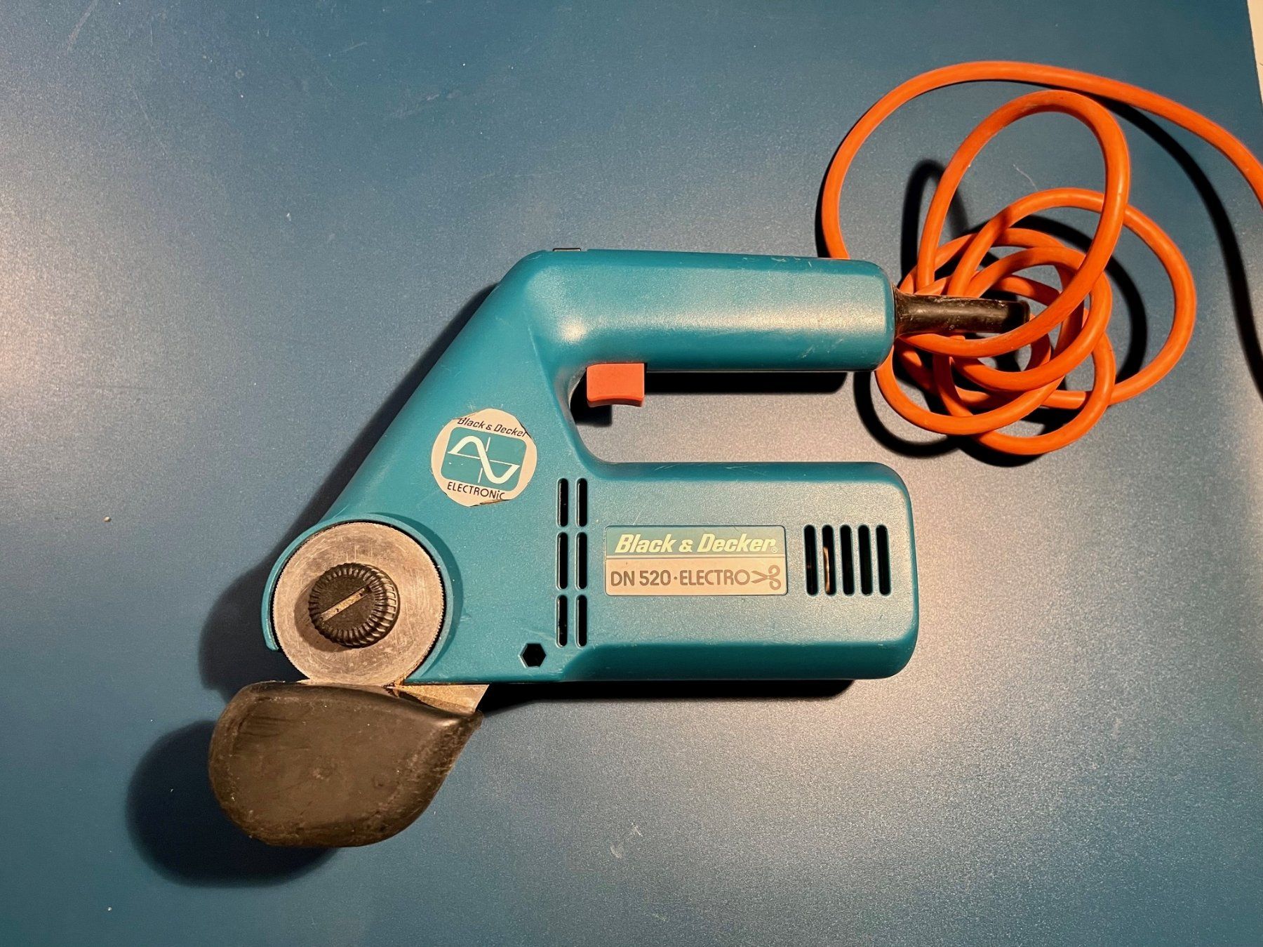 Tutte le macchine: Elektro-Universal - Schere  Black & Decker, DN 520 E. – Usato da Arlesheim venduto da ren_5d2b