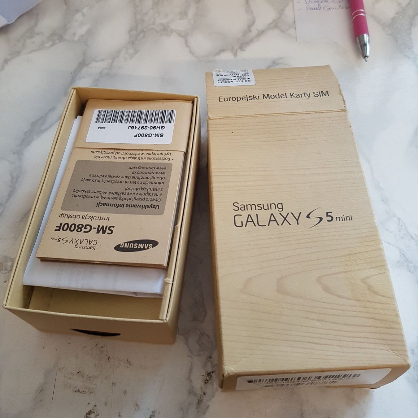 Contenitori & Simili: Box für Samsung Galaxy S5 mini  B24 – Usato da Schwarzenburg venduto da Flamingo07