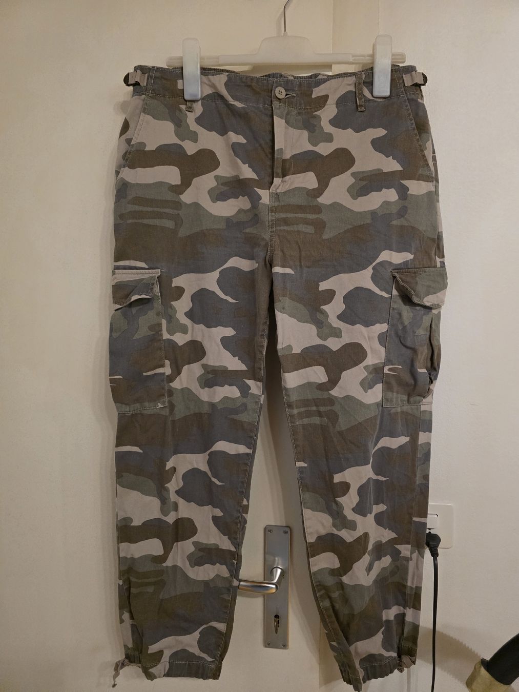 C&A Pantaloni: Pantalon cargo militaire - taille 44 – Usato da Perly venduto da dayna_46