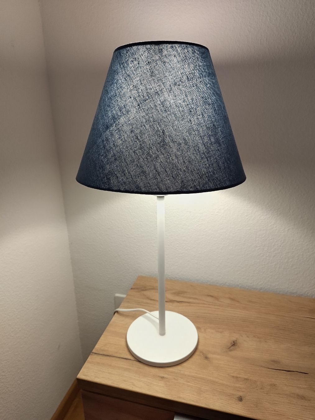 Ikea Lampade: Blaue Nachttischlampe – Usato da Subingen venduto da Bienle6 1