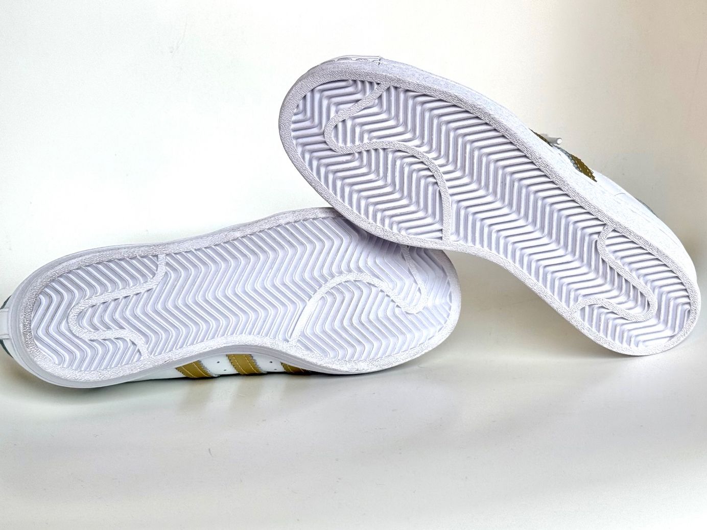 Adidas Scarpe da uomo: Adidas Superstar Weiss/Gold – Nuovo (secondo la descrizione) da Zürich venduto da Loeffel81zh 1