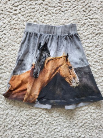 Rock mit Pferdeprint Grösse 116 guter Zustand