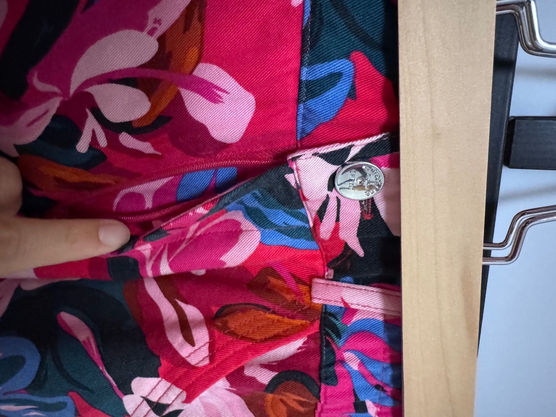 Pantaloni: Sommerliche Hose mit Blumenmuster, Grösse 38 – Usato da Eichberg venduto da OanaB 2