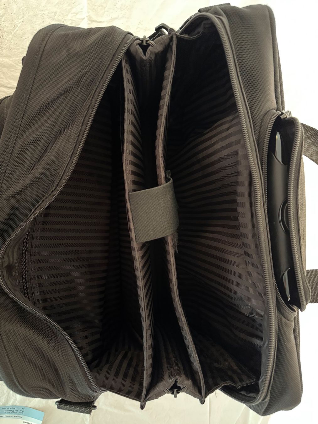 Koffer & Taschen: TUMI Compact Akten- Computertasche auf Rollen (Trolly) – Gebraucht aus Winterthur von buy_5659 3