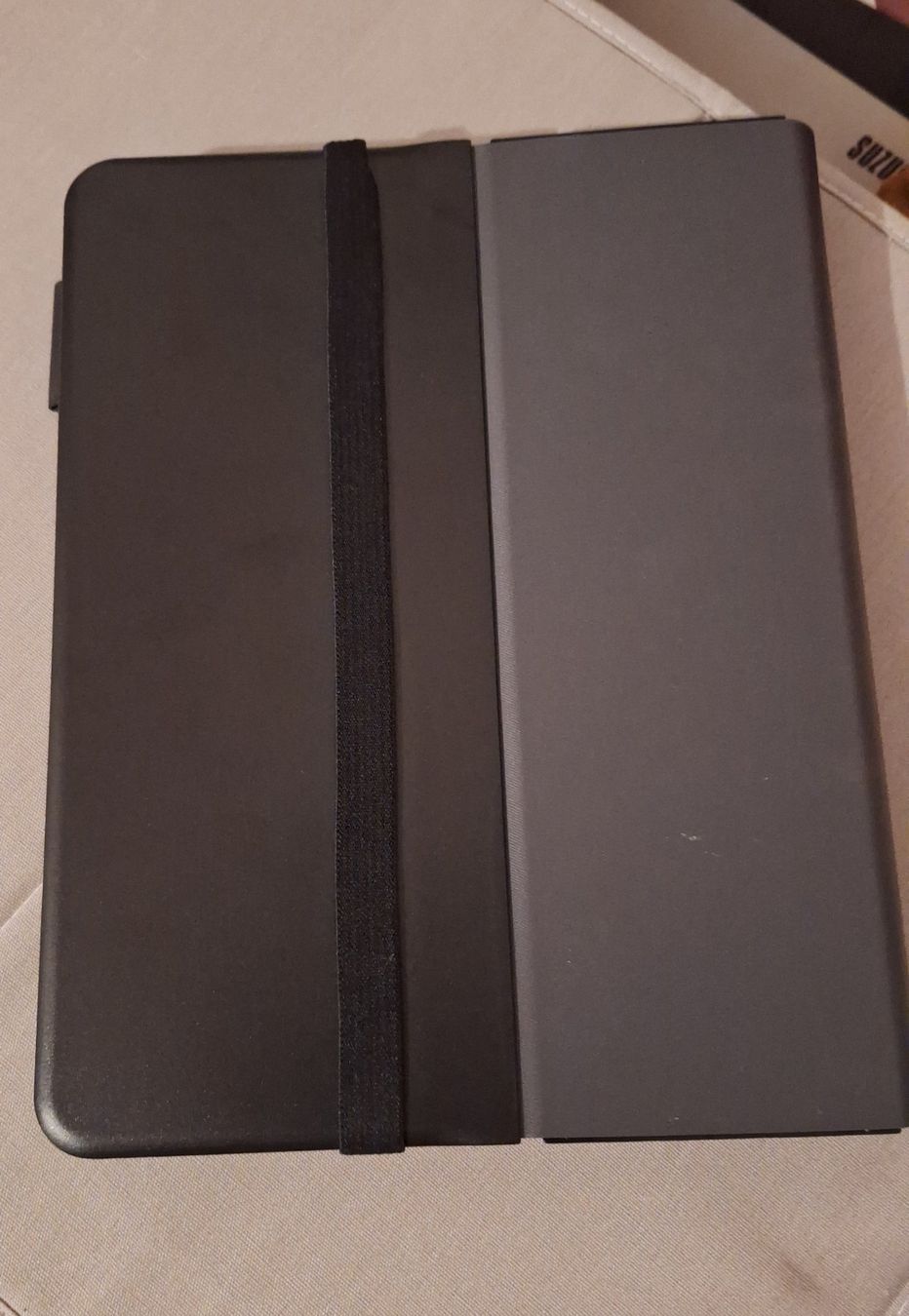 Logitech Tastiere: Clavier Logitech Universal Folio AZERTY- étui pour tablette – Usato da Goldach venduto da Mischyta 2