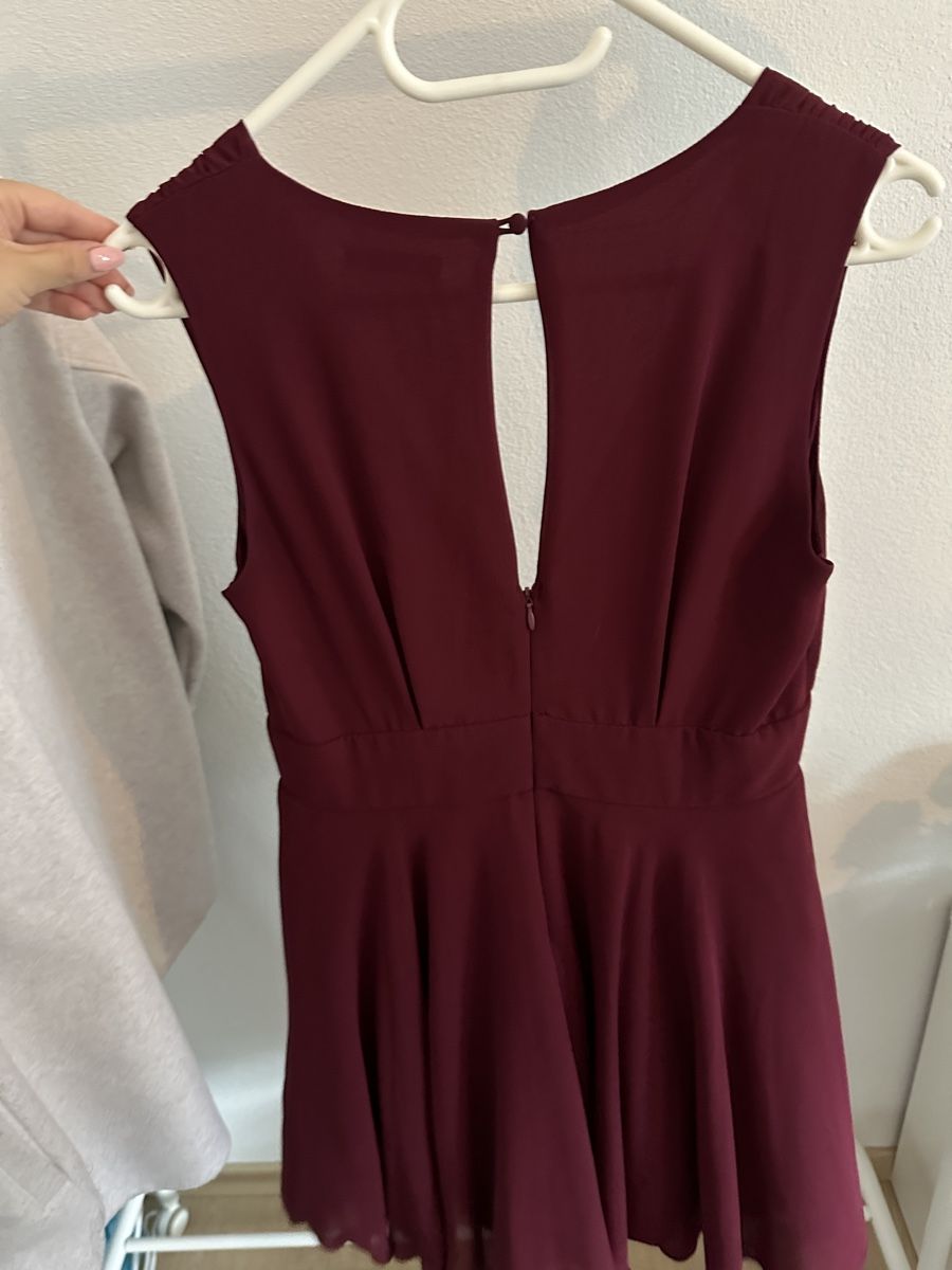 Kleider: TFNC London Kleid, bordeaux – Gebraucht aus St. Gallen von raphaela_99 1