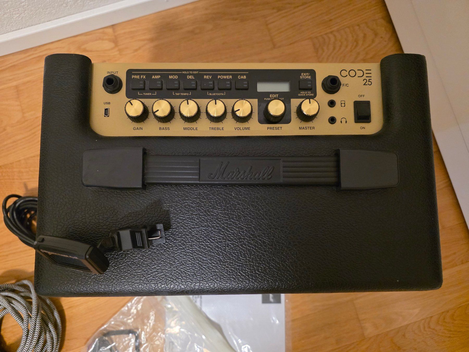 Squier Strumenti musicali: Squier by Fender Strat. HSS Hardtrail & Marshall Code 25 Amp – Nuovo (secondo la descrizione) da Rotkreuz venduto da Ferni0 3