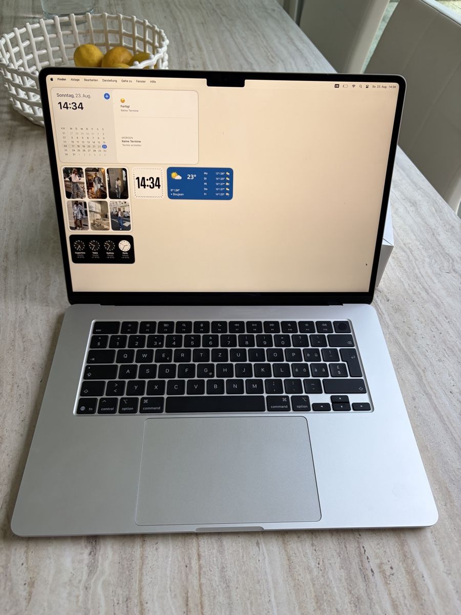 Apple Notebook: Apple MacBook Pro 15 Zoll M4 Neu – Nuovo (secondo la descrizione) da Biel/Bienne venduto da Monroe222 3