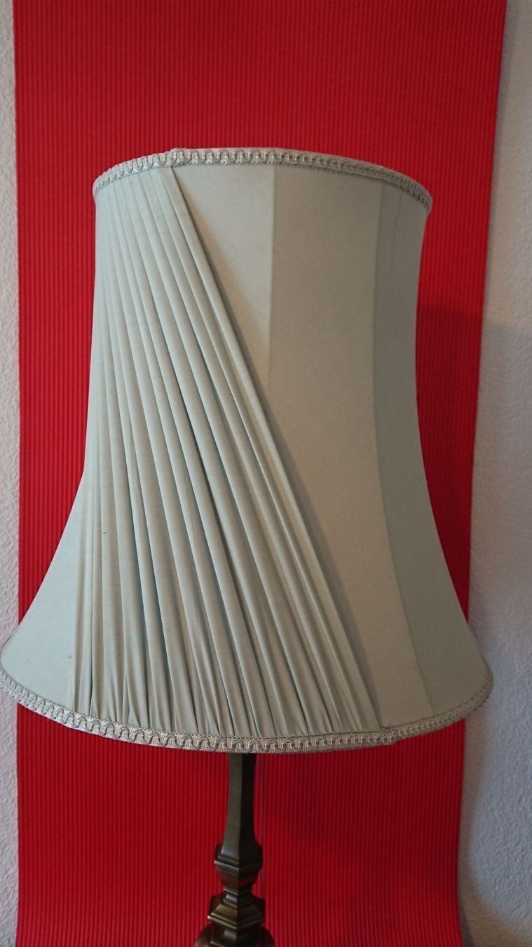 Lampade: Tischlampe mit Messingfuss – Usato da Rorschacherberg venduto da a.mang 3