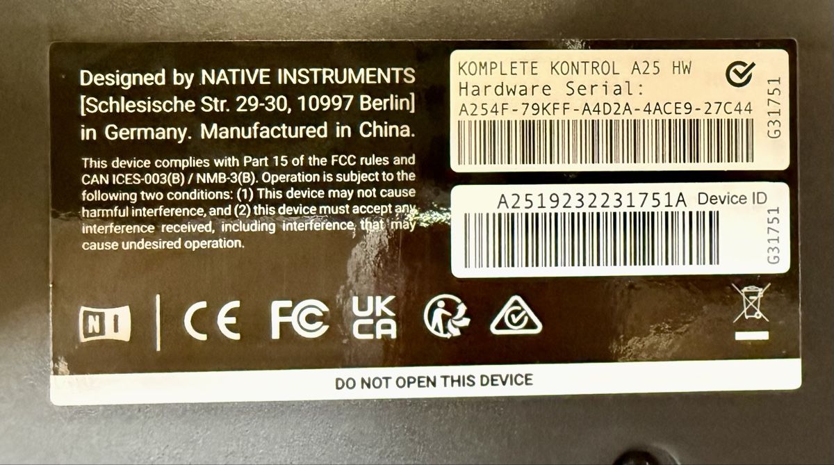 Native Instruments Strumenti musicali: Native Instruments Keyboard Controller Komplete Kontrol A25 – Nuovo (secondo la descrizione) da Rapperswil SG venduto da Thunderthumb 2