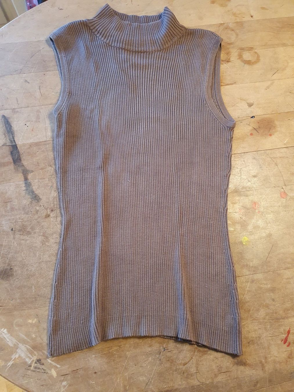 Maglioni & Felpe: Damenpullover ärmellos Grösse 42 – Usato da Zürich venduto da loosebone