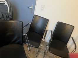 Set aus 5 eleganten Stühlen