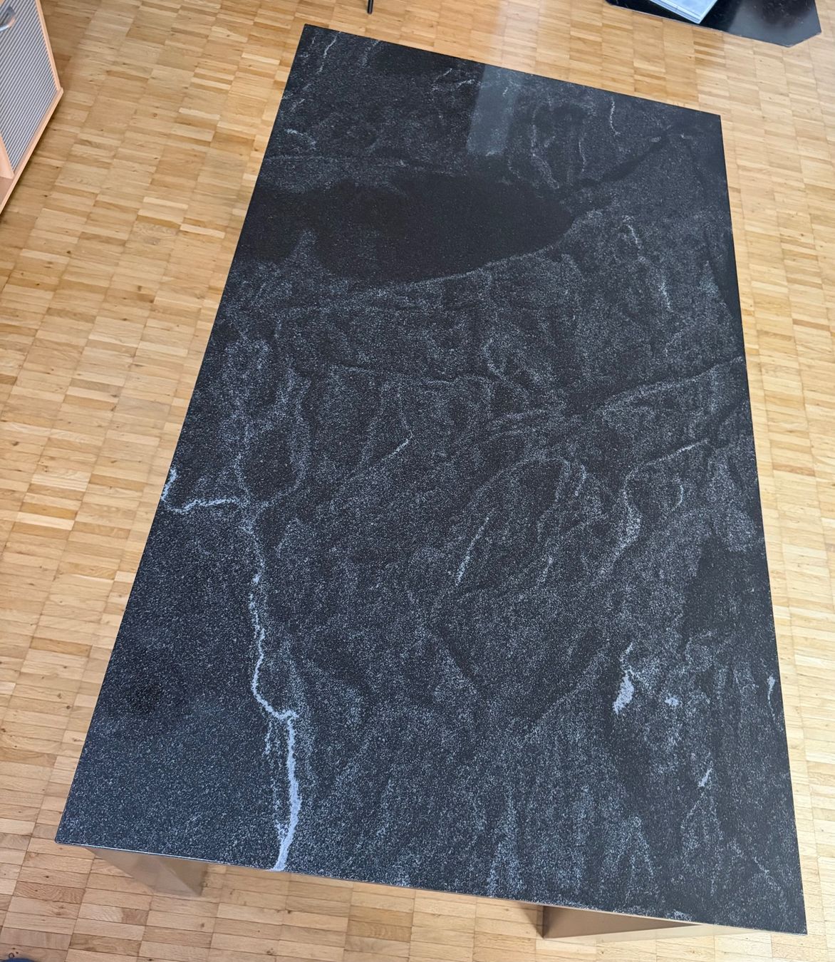 Tavoli: Schöner Esstisch mit Granitplatte – Usato da Cazis venduto da sachsenron80 1
