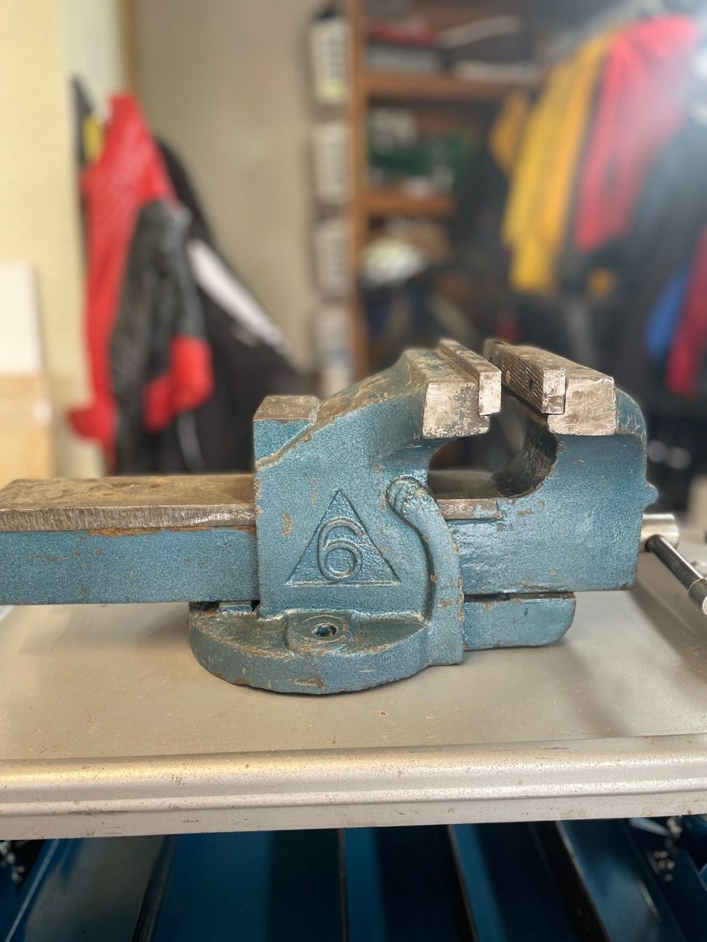 Tutti gli attrezzi: Schraubstock schwer 19kg – Usato da Altendorf venduto da Esmaan 1