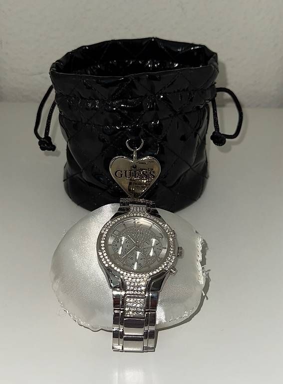 Uhren: Guess Uhr Unisex – Gebraucht aus Zürich von MXjr