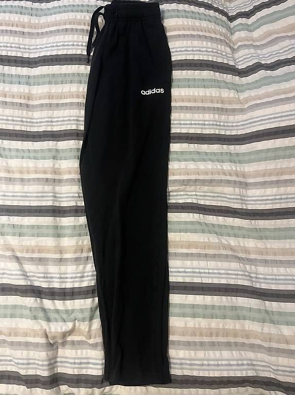 Pantaloni: Training Adidas – Usato da Chavannes-Renens venduto da luc_52p8 1