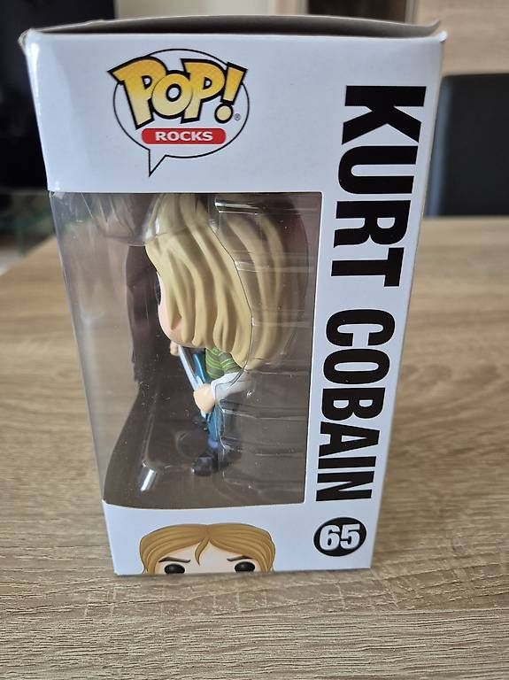Giocattoli: Funko Pop Rocks Kurt Cobain 65 Rare – Nuovo e nell'imballaggio originale da La Chaux-de-Fonds venduto da joa_5yfy 3