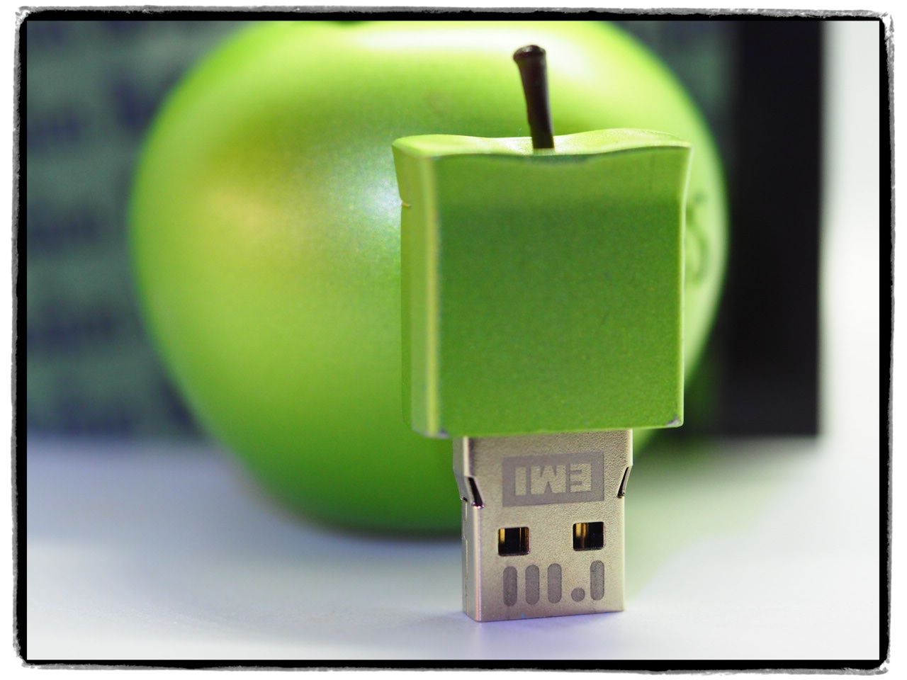 Vinyles: BEATLES USB – D'occasion à Lausanne par Leag 9