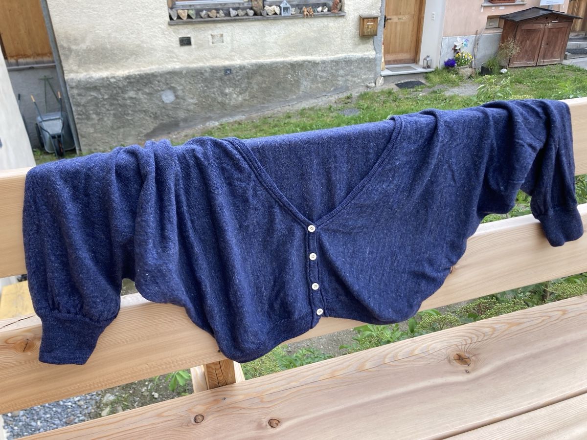 Vestes: Strickjacke "American Vintage״ – D'occasion à Guarda par molemolo