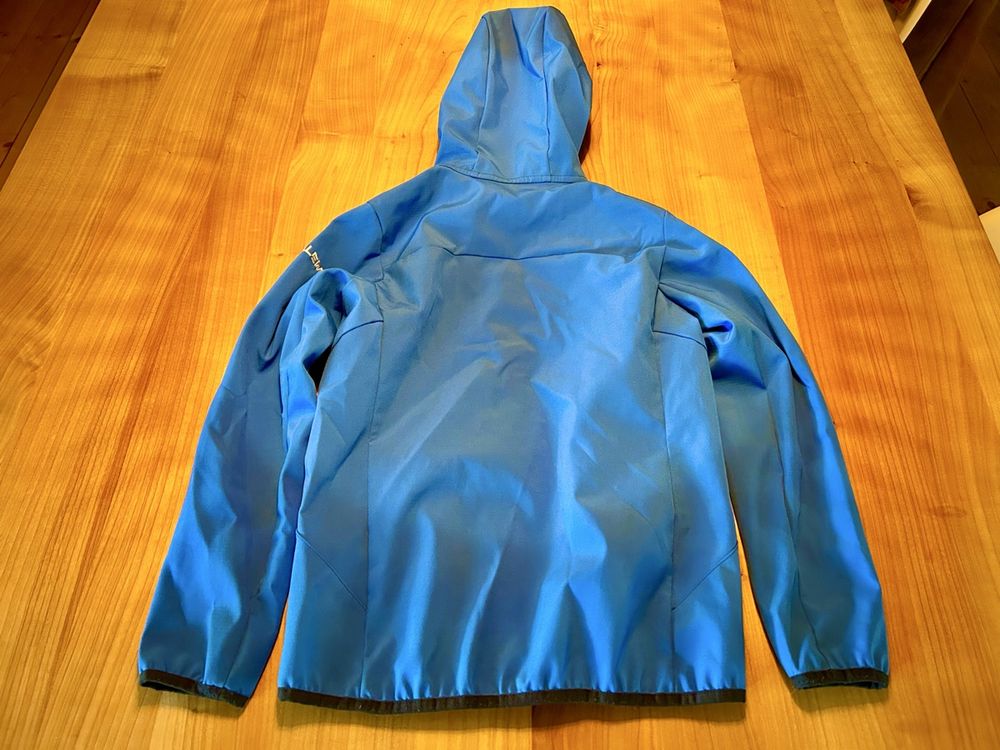 Salewa Giacche & Cappotti: Salewa Kinder Softshelljacke Gr. 140 blau Kapuze – Usato da Agriswil venduto da Mafi_69 1