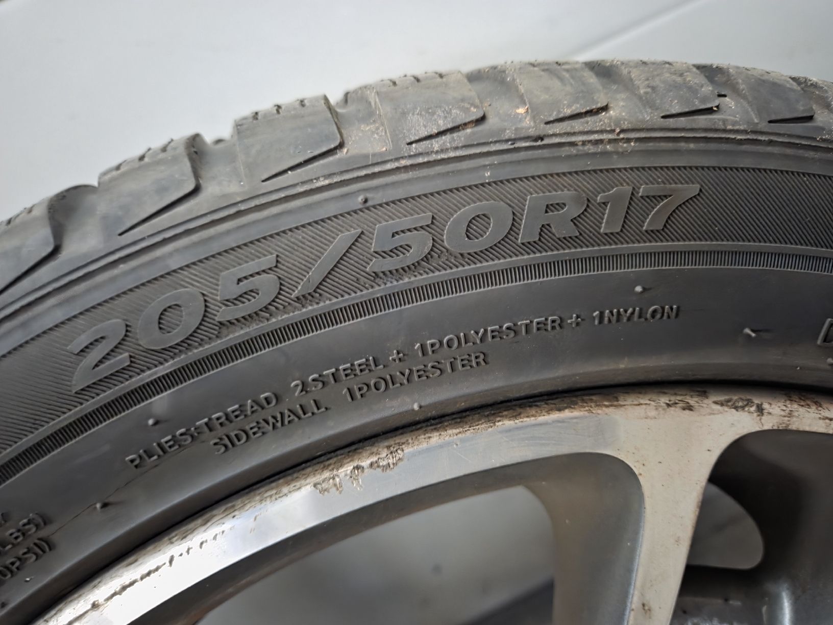 Pneumatici & Ruote complete: Volvo V50 Räder – Usato da Zuchwil venduto da Kevi2022 2