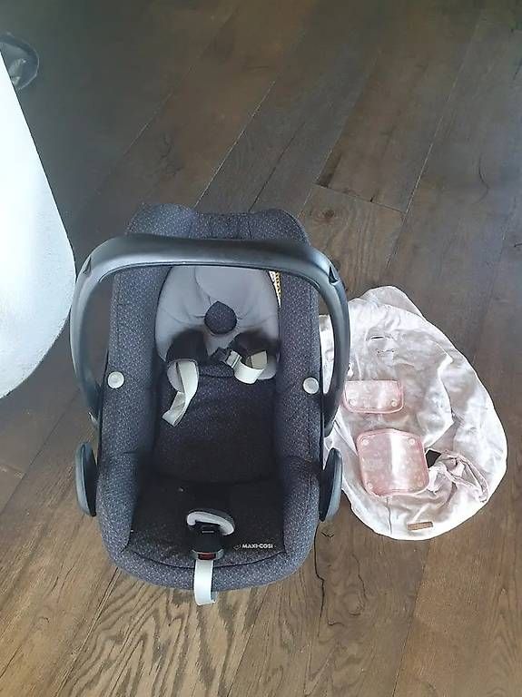 Auto-Kindersitze: Maxi Cosi Pebble – Gebraucht aus Rüti ZH von Kamp 1