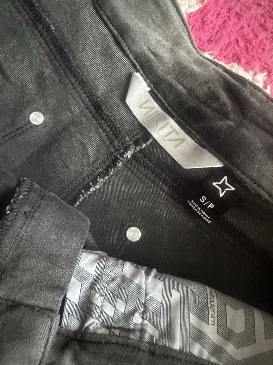Pantaloni: Shorts von Nikita – Usato da Zürich venduto da PuraVida111 2
