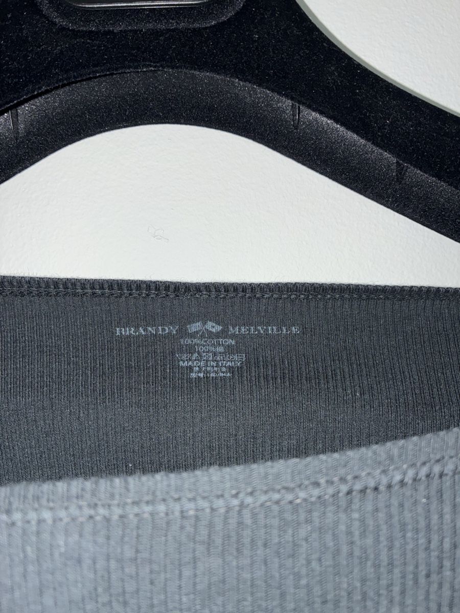 Brandy Melville Kleiderpakete: 3er Set Brandy Melville Langarmshirt neu – Neu (gemäss Beschreibung) aus Zürich von Brodiea 4