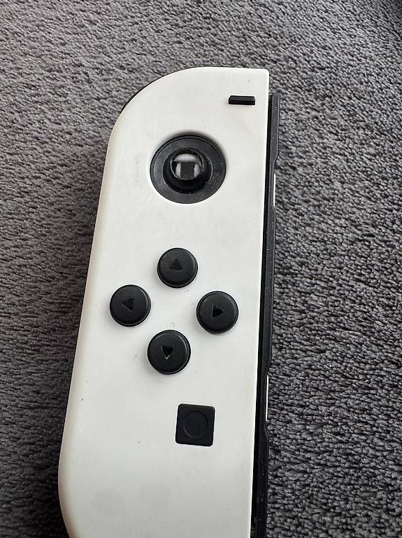 Console: Nintendo Switch OLED inkl. 2x Pro Controller – Usato da Rechthalten venduto da Remo_Ba 3