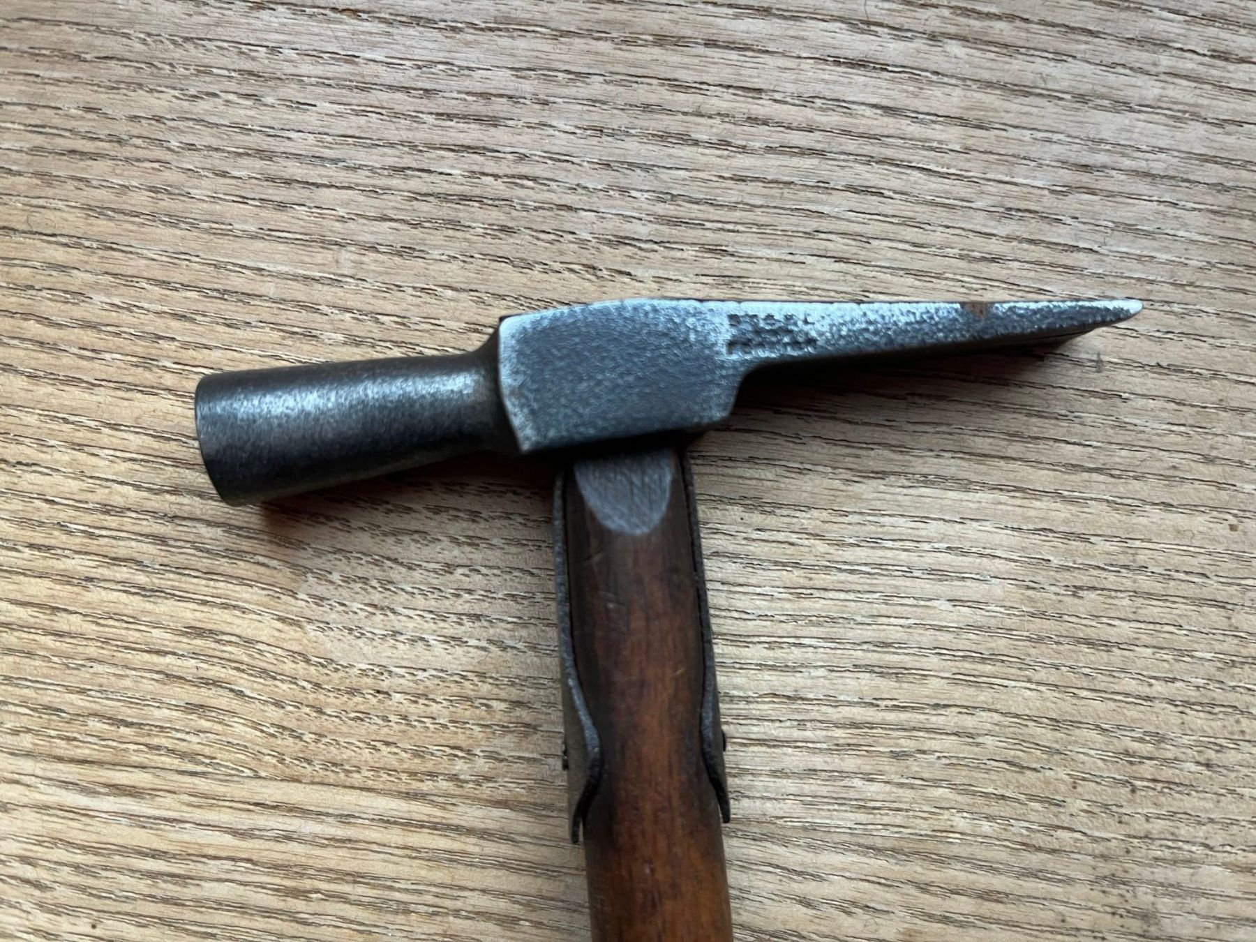 Tutti gli attrezzi: kleiner antiker Hammer Polstererhammer – Usato da Wernetshausen venduto da fahrradohnebremsen 2