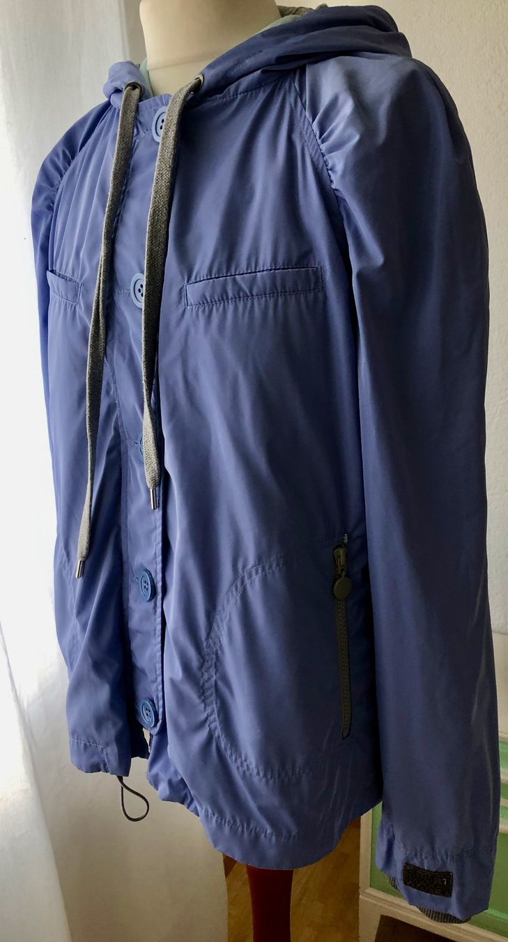 Sportmax Giacche: Sportmax Code Jacke, Übergangsjacke, Grösse 42 / L, hellblau – Usato da Zürich venduto da aboxi