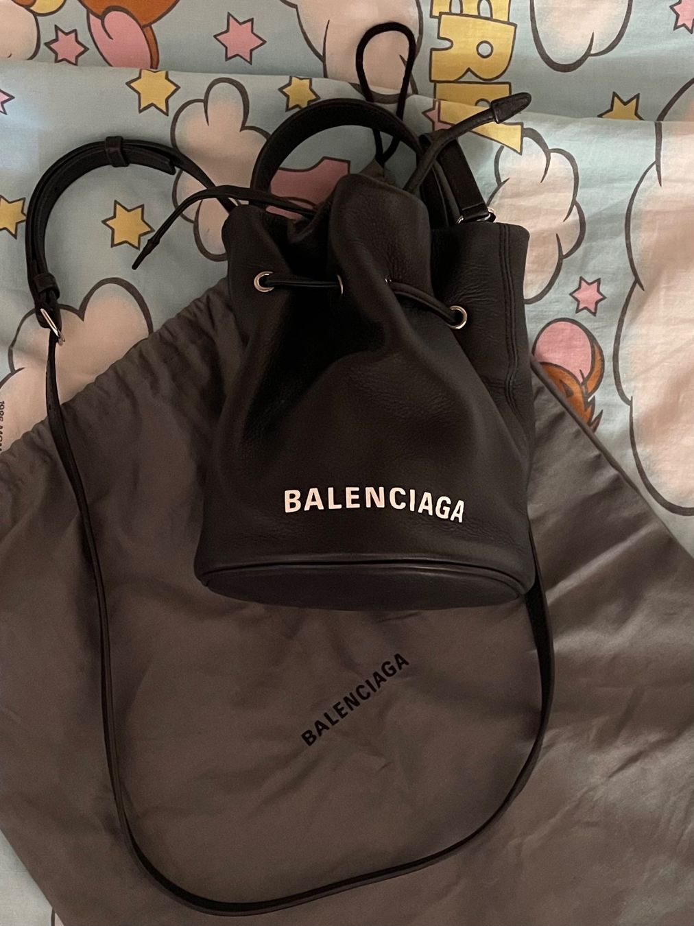 Balenciaga Borse da donna: Balenciaga  Bucket Bag – Nuovo (secondo la descrizione) da Taverne venduto da Monica80