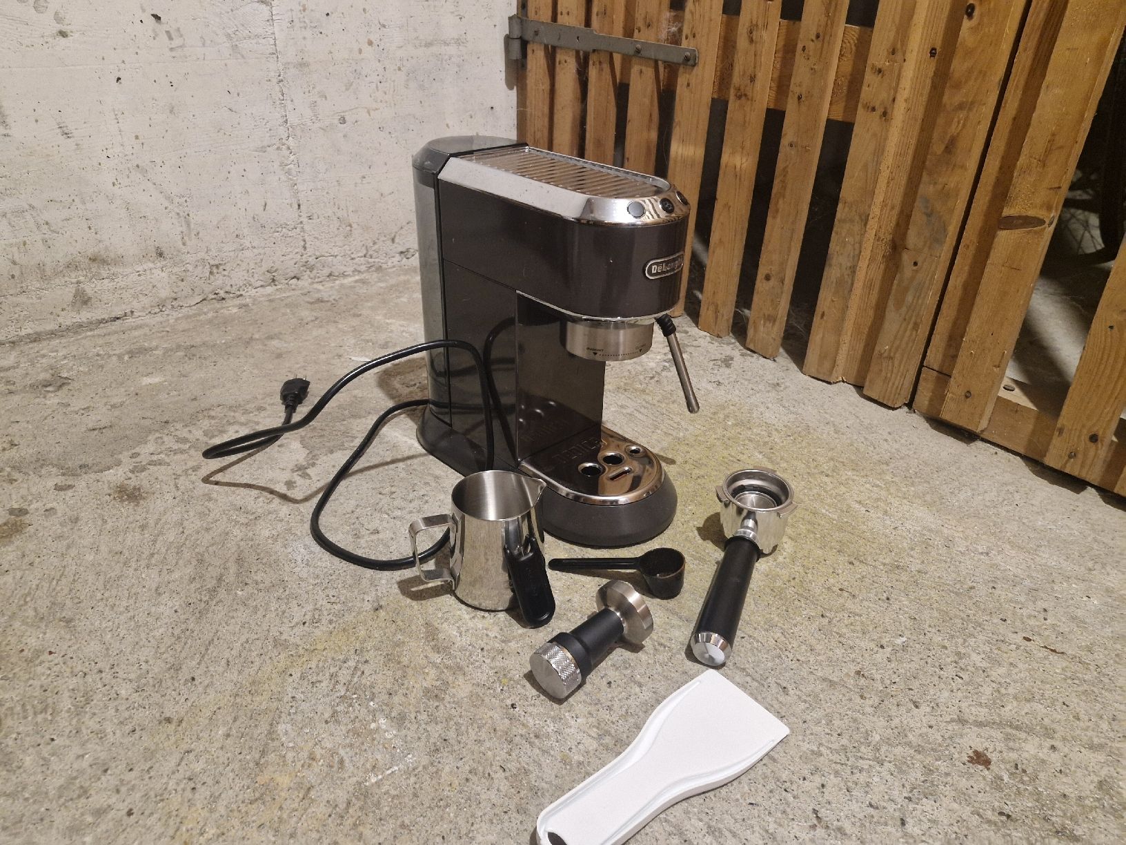 De'Longhi Macchine per caffè & Macchine per espresso: Machine à café  De Longhi  – Nuovo (secondo la descrizione) da Ipsach venduto da solune 1