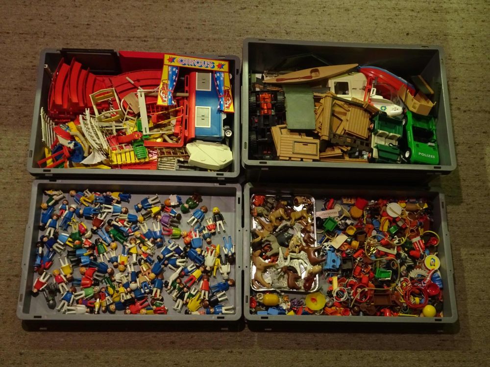 Grosse Menge Playmobil etwa aus den 80erJahren (ohne Kisten) | Kaufen ...