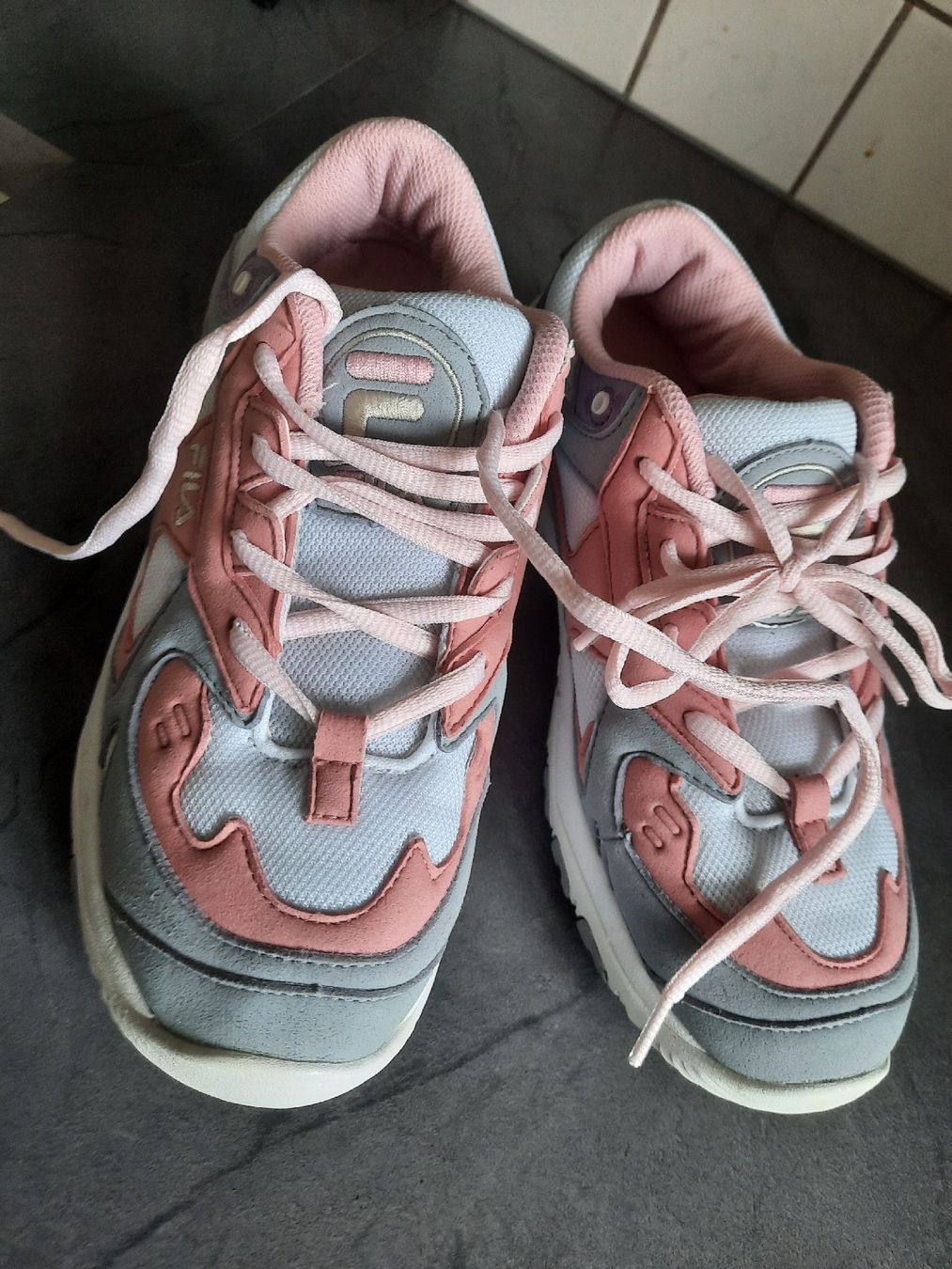 Fila Chaussures hommes: FILA, BASKETS, POINTURE : 39 – D'occasion à Le Locle par marylise01