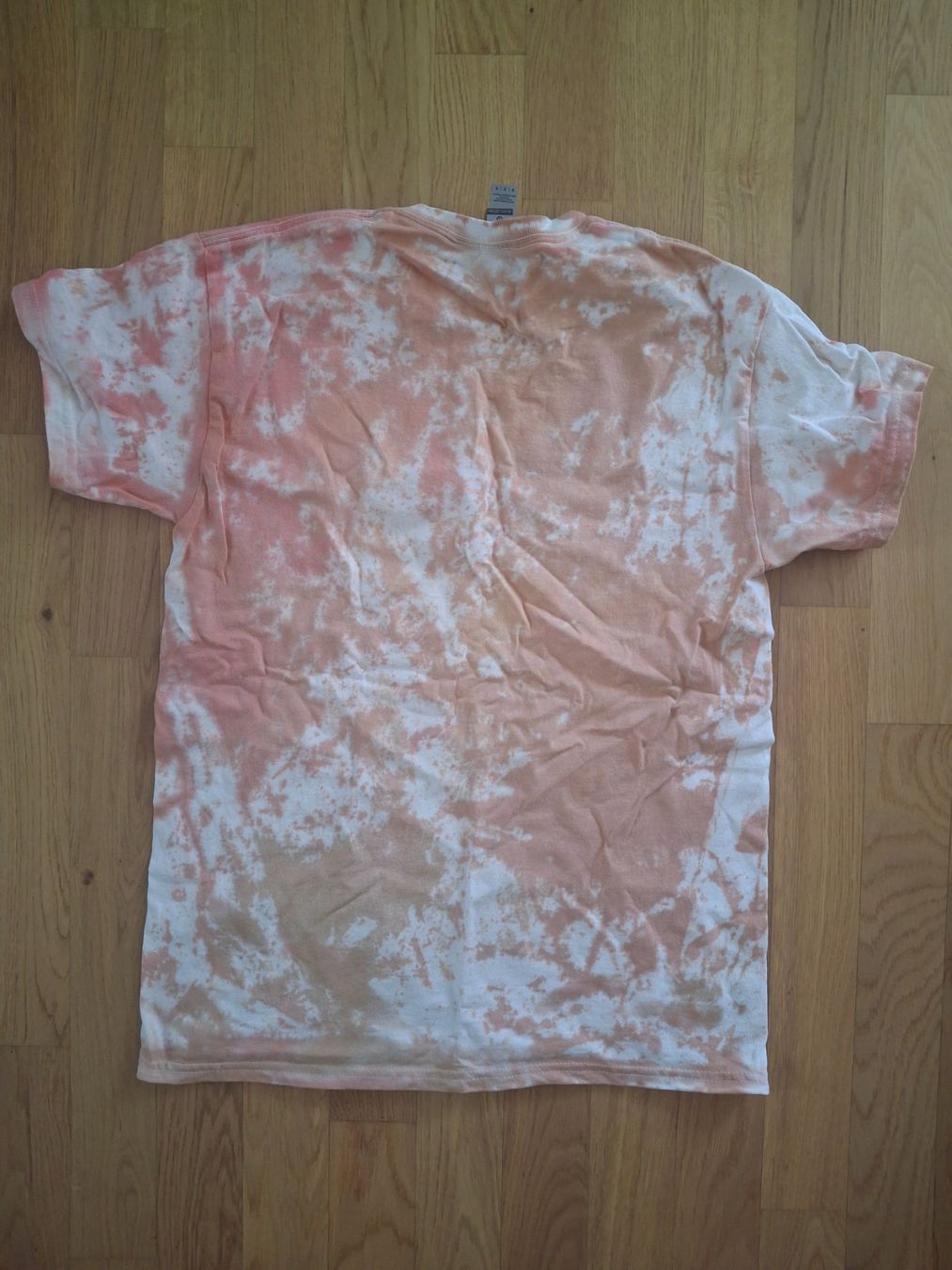 T-shirt: Batik T-Shirt – Nuovo (secondo la descrizione) da Luzern venduto da gab_726g 1
