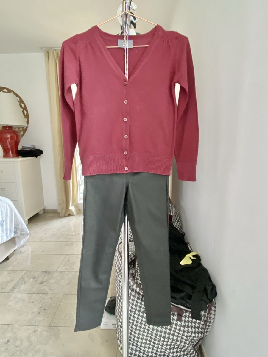 Lotti & Set di vestiti: Mädchen Set 10 Jahre/140 Hose und Strickjacke/Pullover – Usato da Zürich venduto da Annavictoria18 8