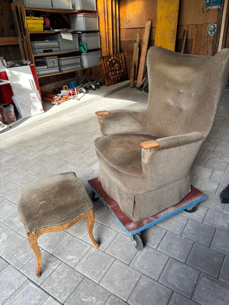 Sessel: Bequemer Sessel mit Hocker – Gebraucht aus Oberweningen von Zabrina 1