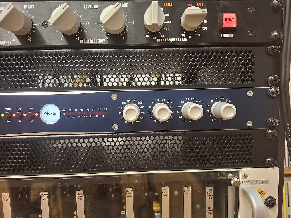Egaliseurs: Elysia xpressor – D'occasion à Port par Sinusgenerator 1