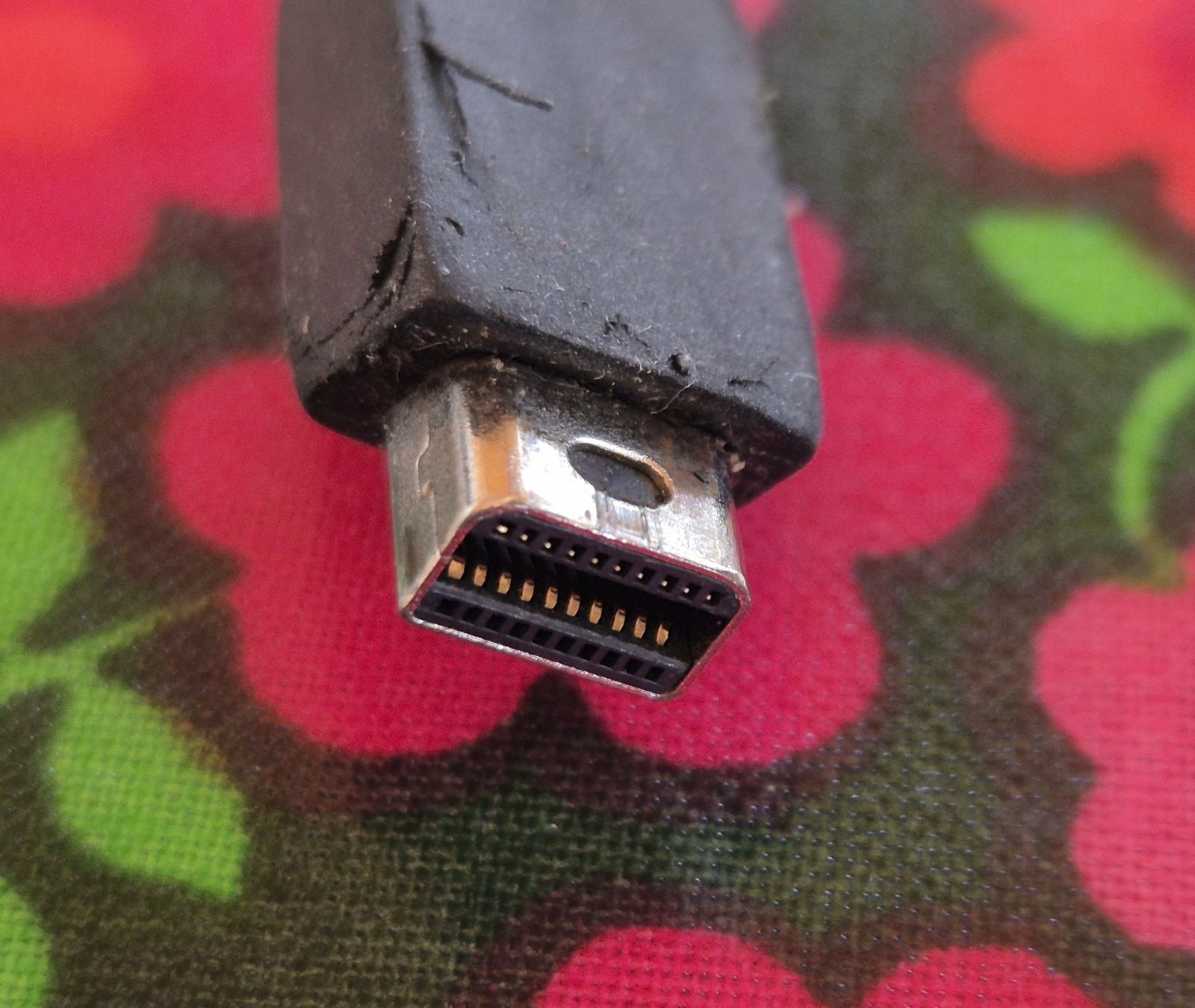 Microsoft Unità & Adattatore: Microsoft Surface Adapter 1553 HDMI zu Mini DisplayPort – Usato da Lumbrein venduto da gianandris 1