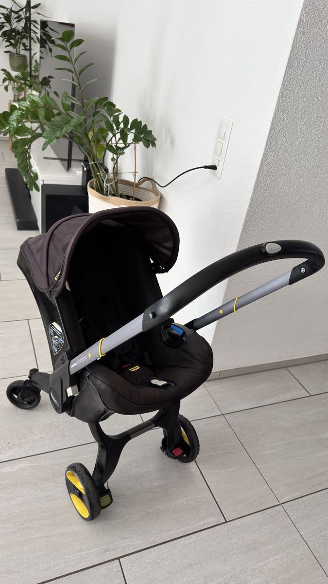 Carrozzine: Doona Autositz & Kinderwagen inkl. Zubehör – Usato da Wallisellen venduto da MicsN