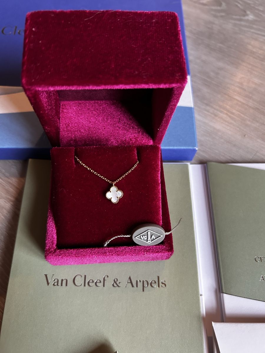 Catenine: Van Cleef & Arpels "Sweet Alhambra" GG750 – Nuovo (secondo la descrizione) da Lüchingen venduto da followthewhitehorse 1