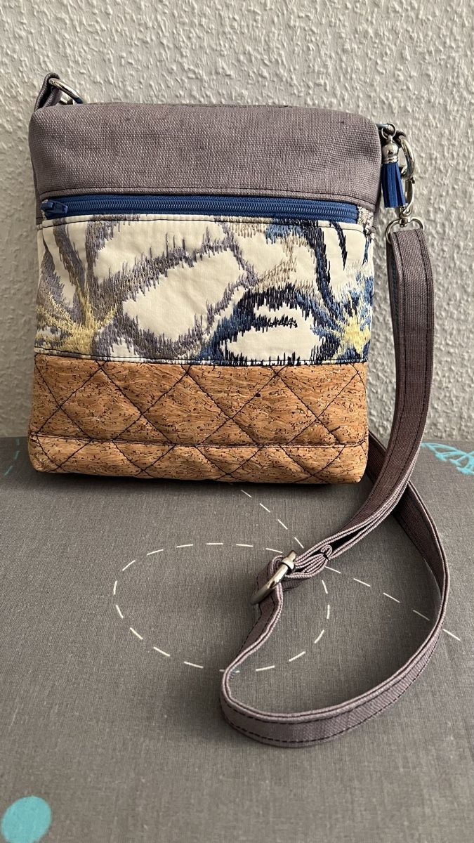 Taschen: Umhängetasche – Neu (gemäss Beschreibung) aus Bottmingen von con_zrf7