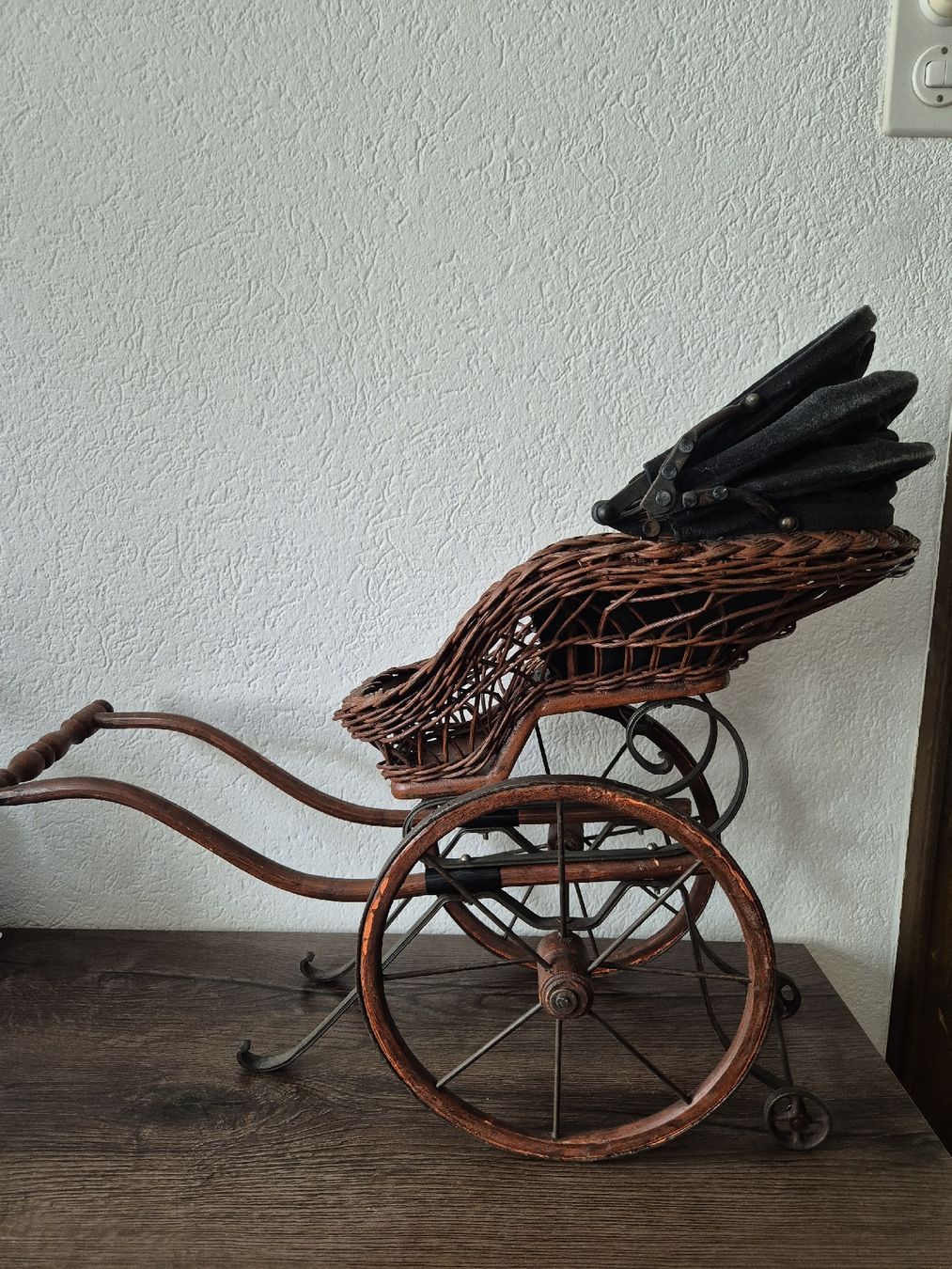 Voitures de poupées: Antike Puppenwagen – D'occasion à Eschlikon TG par zuzanka80 1