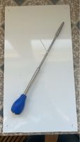 Cacciavite manuale lungo con impugnatura blu, nuovo