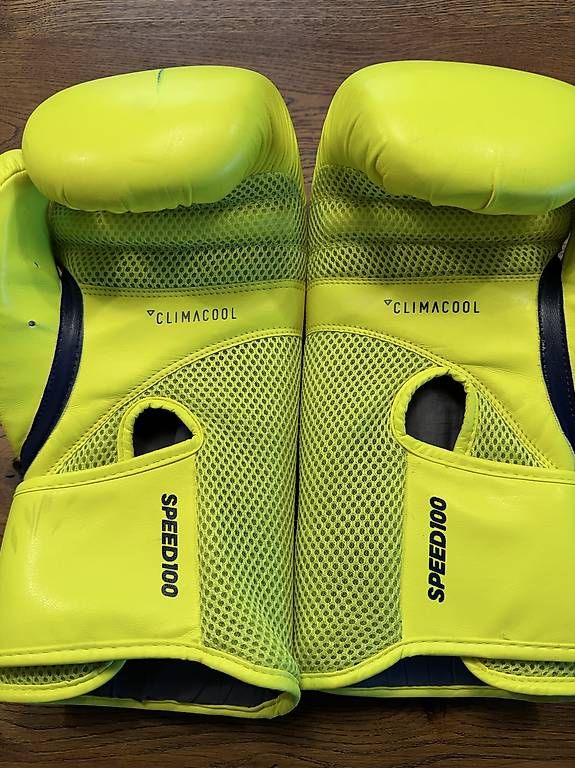 Guanti & manicotti: Boxhandschuhe von adidas – Usato da Uster venduto da milla80 1