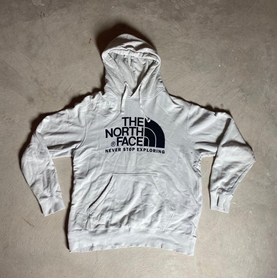 North Face Maglioni & Felpe: Sweat à capuche blanc The North Face – Usato da Rances venduto da mia.r
