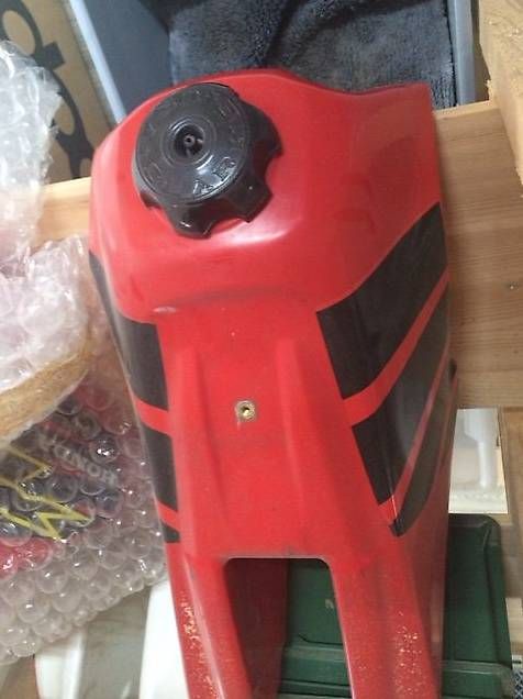 Honda Tutti i ricambio per moto: Honda XR650R Tank – Usato da Seewen SO venduto da Eliane-Nora 1