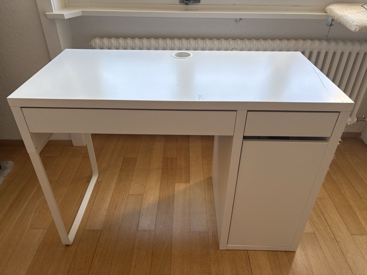 Ikea Bureaux: IKEA Schreibtisch mit Schubladen – D'occasion à Bern par jan_nn8m