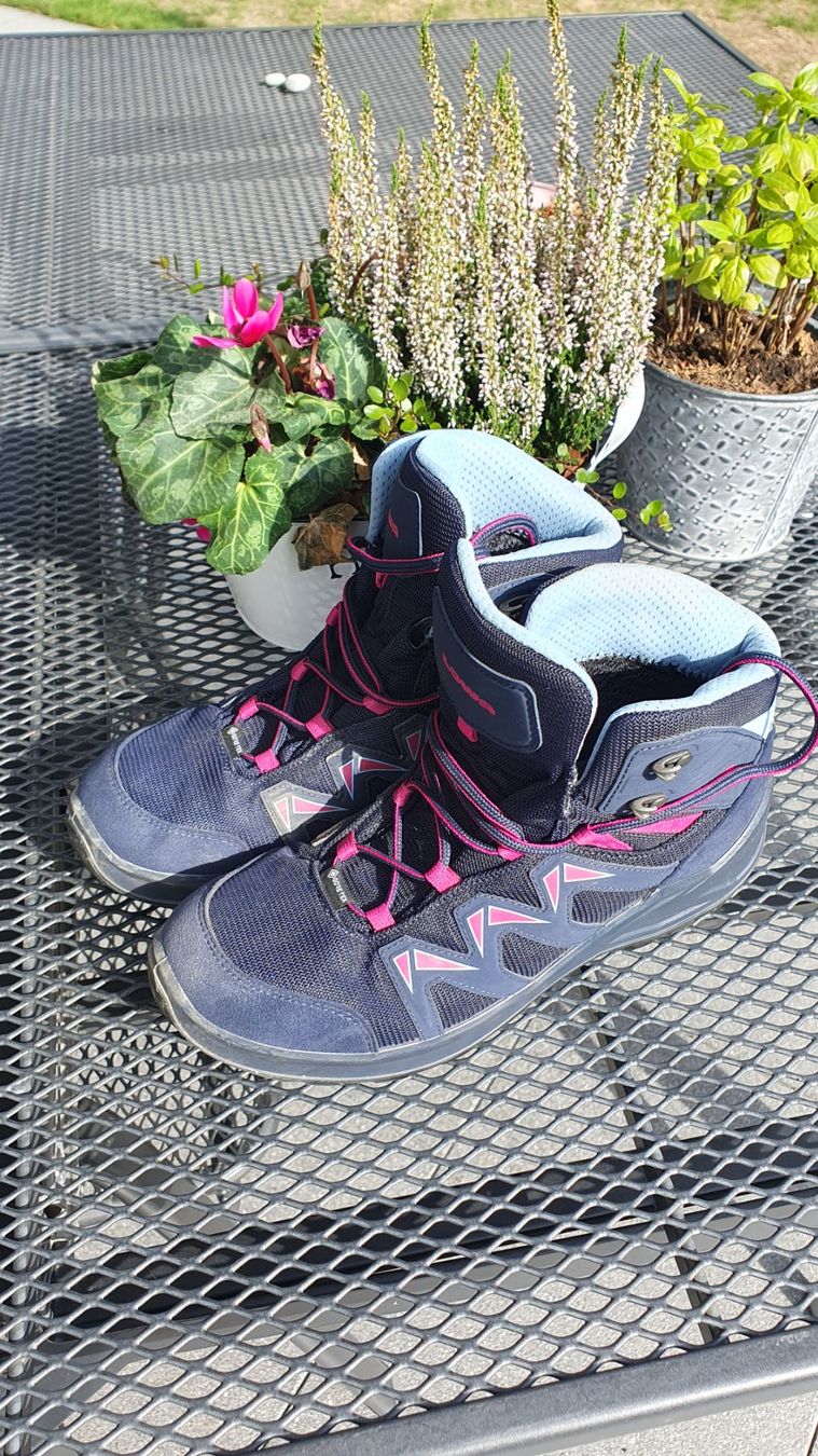 Lowa Scarpe per ragazze: Lowa Wanderschuhe Gr. 40 – Usato da Dürnten venduto da Rotorua07 1